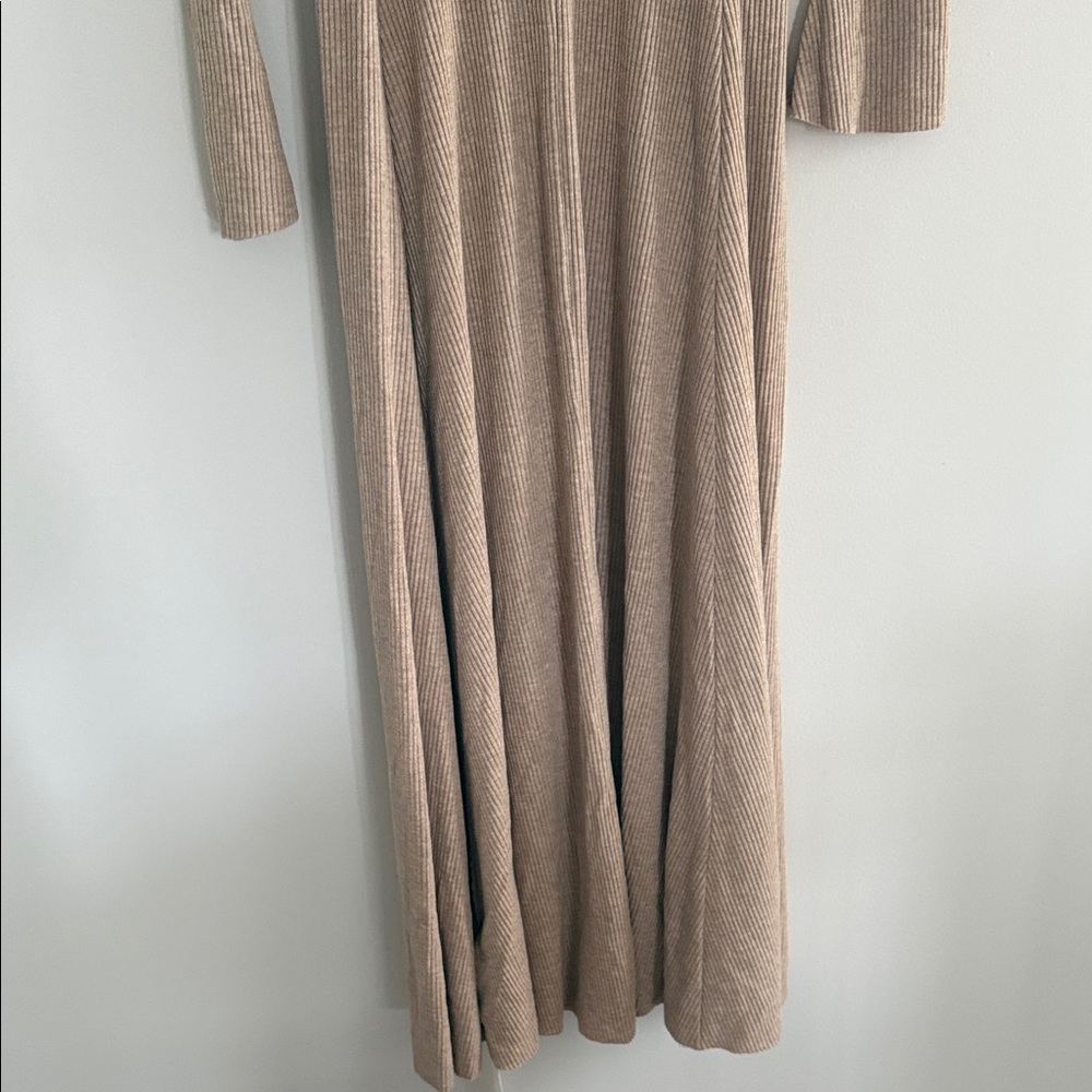 Quiet Luxury Tan Long Sleeve Knit Maxi Dress - Picture 10 of 10